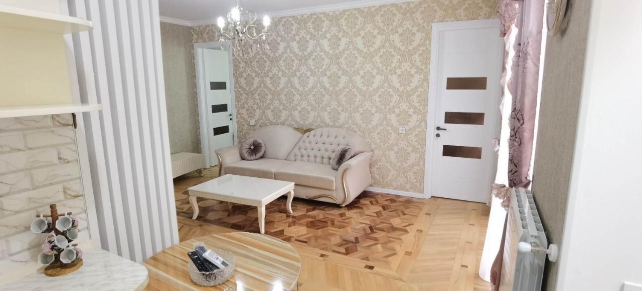Nano'S Apartament-2 Kutaisi Exterior foto